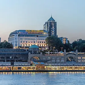 4* Ξενοδοχείο Hafen