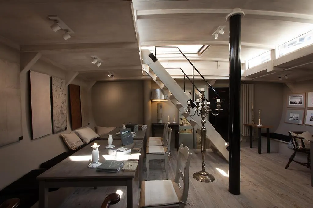 Apartment Ferienwohnung Horus Hausboot Hamburg