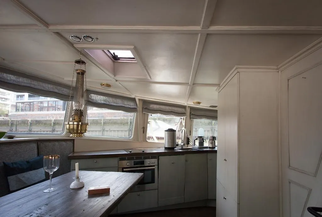 Ferienwohnung Horus Hausboot Hamburg Apartment