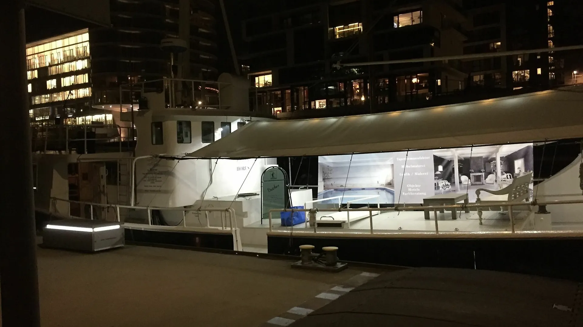 Apartment Ferienwohnung Horus Hausboot Hamburg
